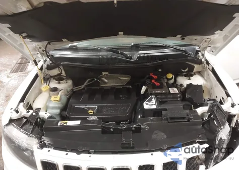 2014 Jeep Compass Sport z USA, uszkodzony, nr VIN 1C4NJDBB2ED880465